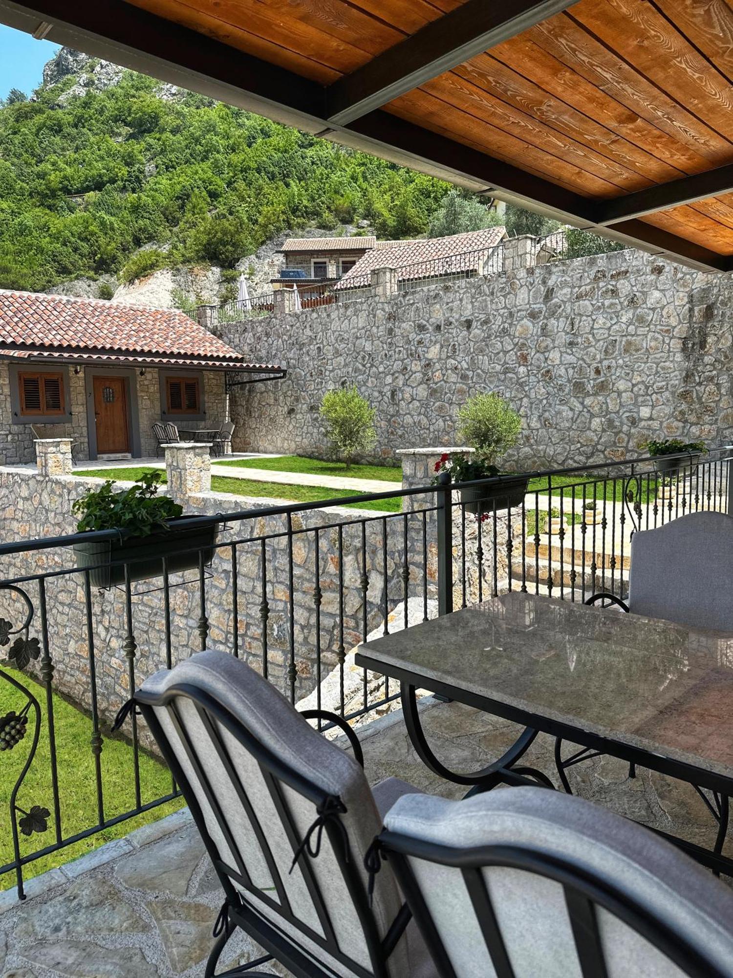 Eco Villas Merak Virpazar Eksteriør billede