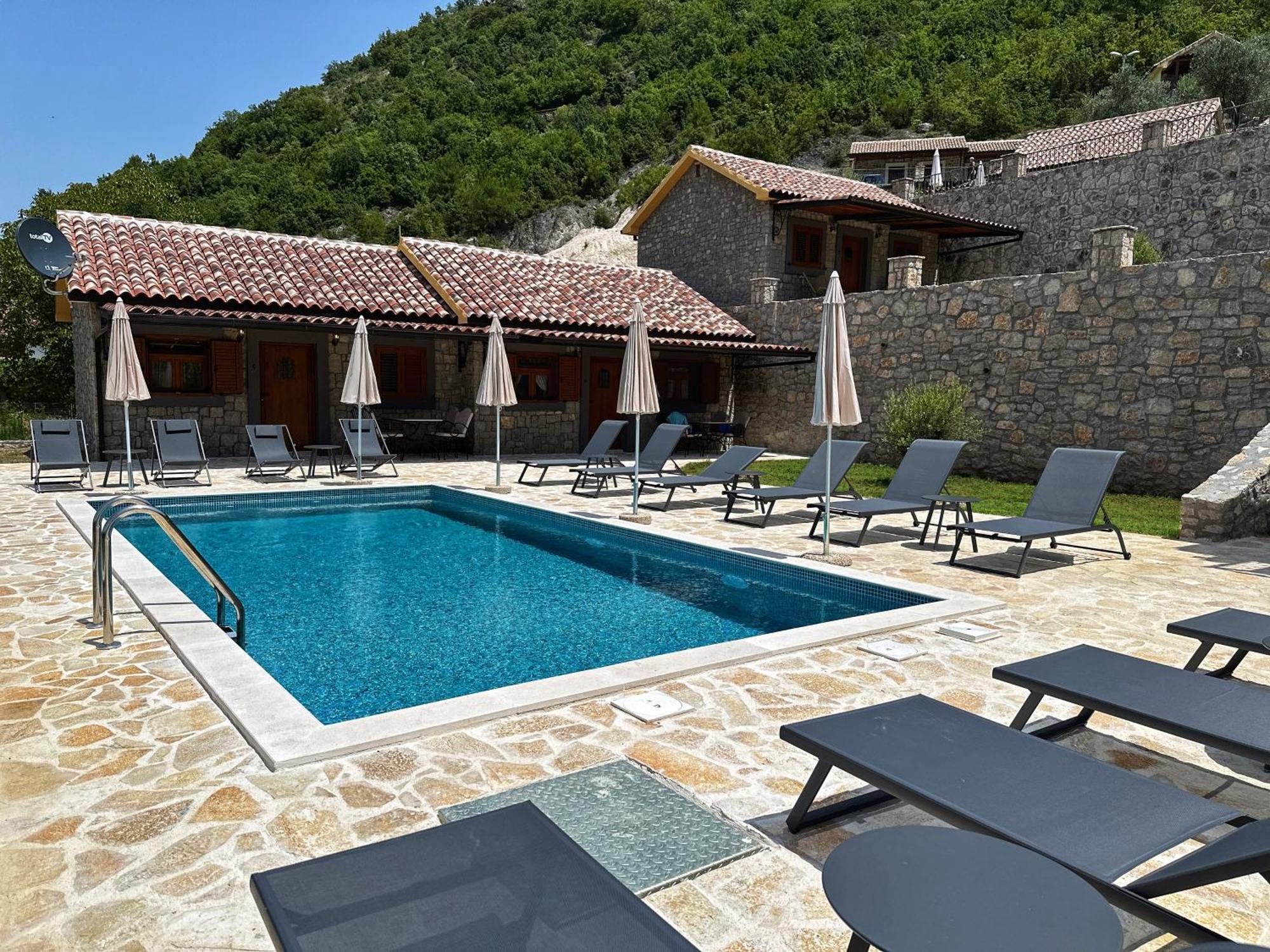 Eco Villas Merak Virpazar Eksteriør billede