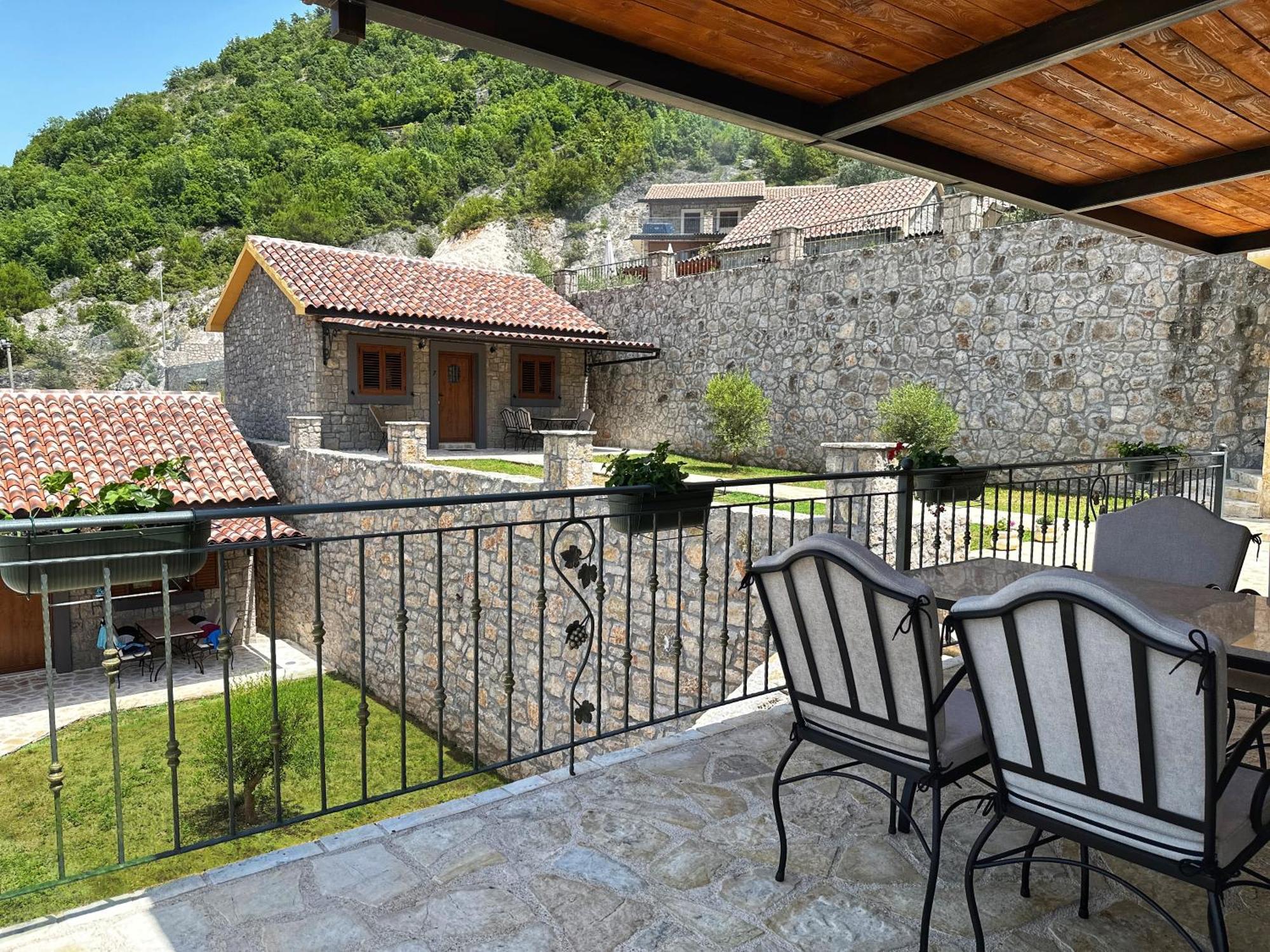 Eco Villas Merak Virpazar Eksteriør billede